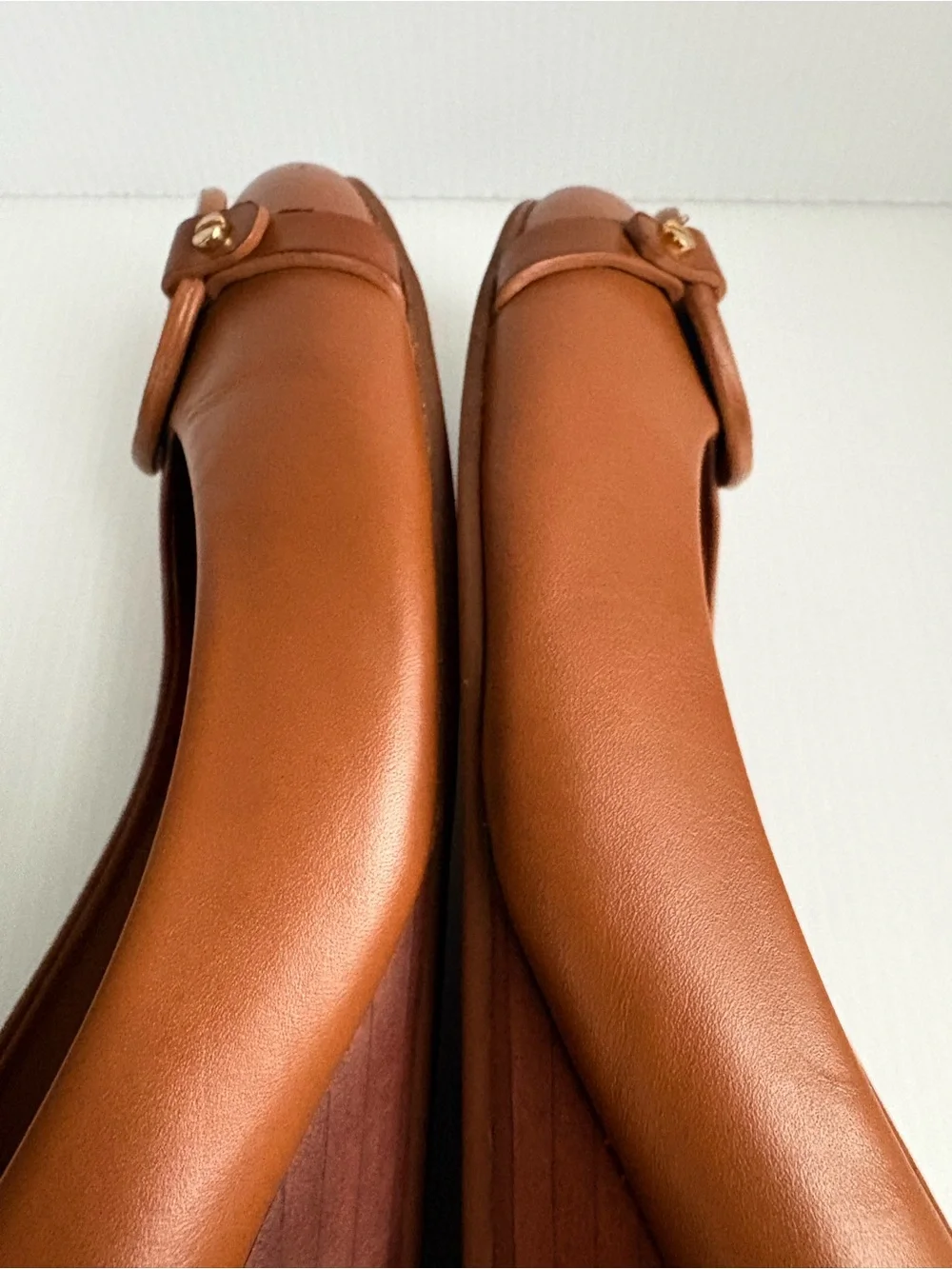 Tory Burch Mini Miller Wedge Pumps cognac color Size 9.5 M /EUC